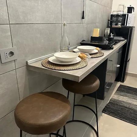 Lucia Apartahotel *